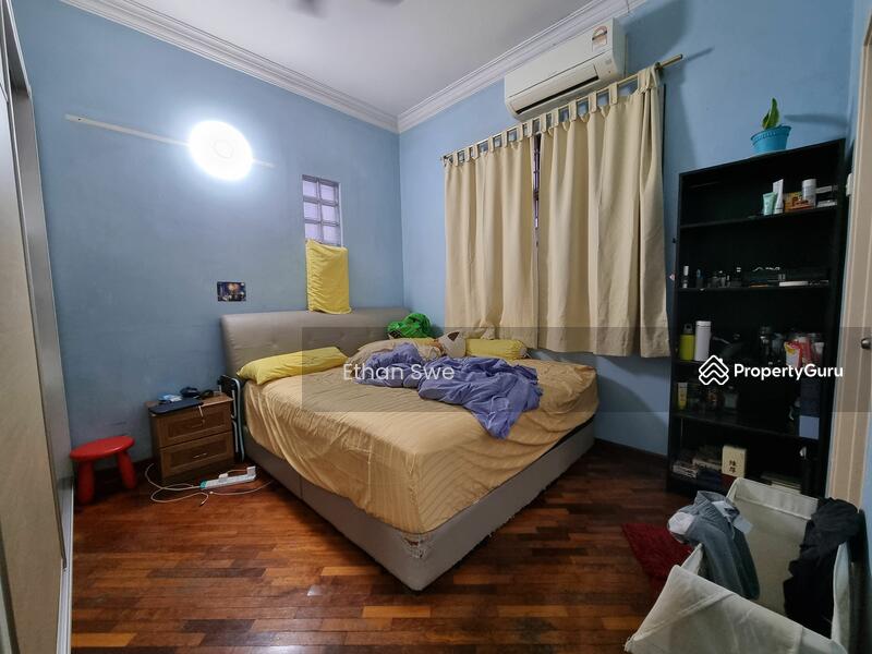 Untuk Dijual - Semi-D house at Sungai Buloh