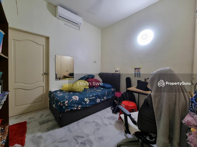 Untuk Dijual - Semi-D house at Sungai Buloh