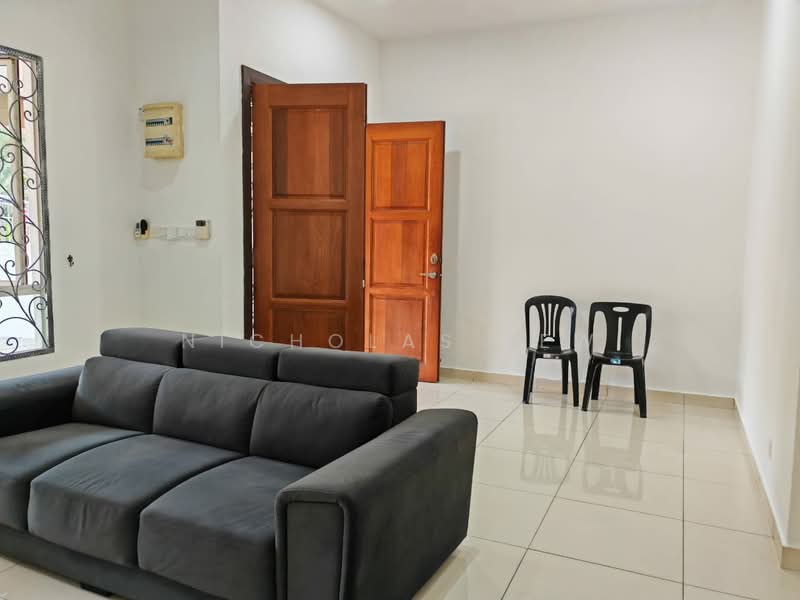 2-storey Terraced House for Sale in Serdang (Seri Kembangan) - Nicholas Lew - Living Room - PropertyGuru.com.my