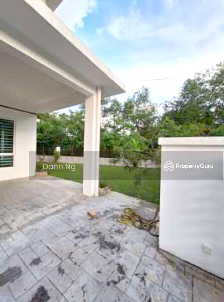 For Sale - CORNER Lot Taman Pelangi Semenyih SPACIOUS SIDE LAND n CAR PORCH