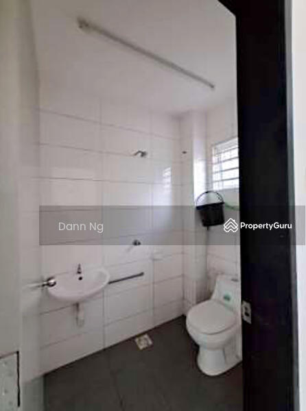 For Sale - CORNER Lot Taman Pelangi Semenyih SPACIOUS SIDE LAND n CAR PORCH