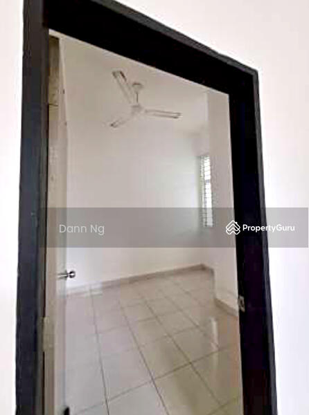 For Sale - CORNER Lot Taman Pelangi Semenyih SPACIOUS SIDE LAND n CAR PORCH