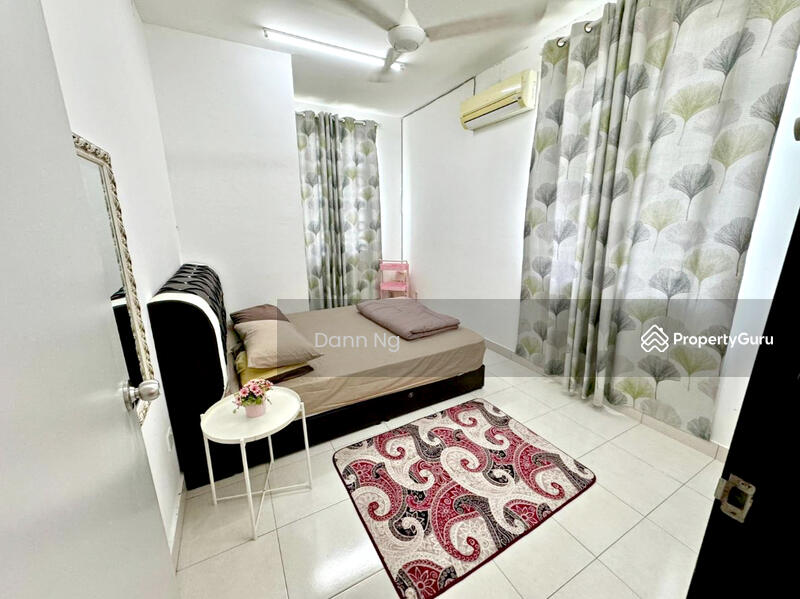 For Sale - CORNER Lot Taman Pelangi Semenyih SPACIOUS SIDE LAND n CAR PORCH