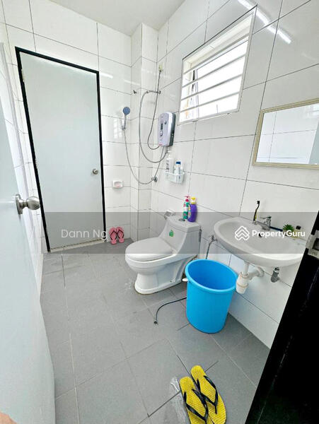 For Sale - CORNER Lot Taman Pelangi Semenyih SPACIOUS SIDE LAND n CAR PORCH