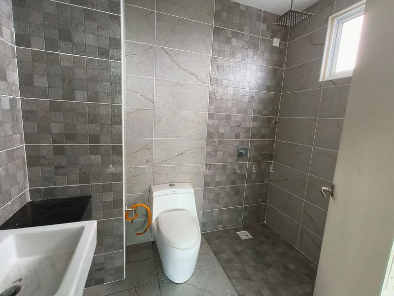 Servis Apartment untuk Dijual di Pinnacle Tower - Andrew Lee - Bathroom - PropertyGuru.com.my