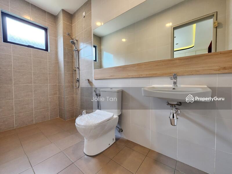 For Sale - 0 Downpayment - New Freehold 2 Storey 22'x74'Link House with Gated &Guarded Community