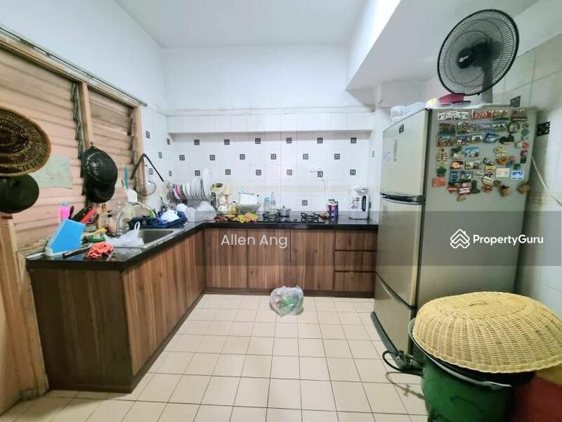 Kemuncak Shah Alam, Jalan Tengku Ampuan Rahimah 9/20, Section 9