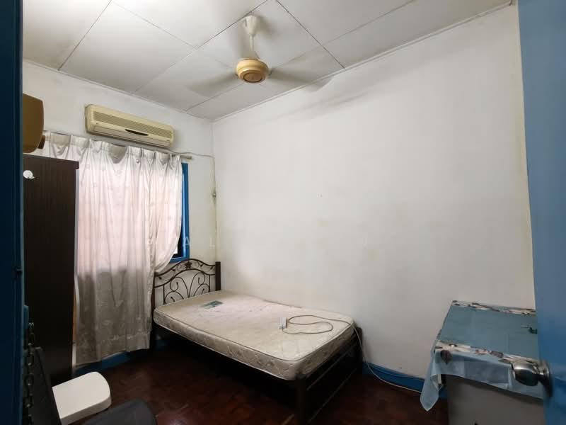 Rumah Teres 2 Tingkat untuk Disewa di Usj 2 (Subang Jaya) - Alps Tan - Bedroom - PropertyGuru.com.my