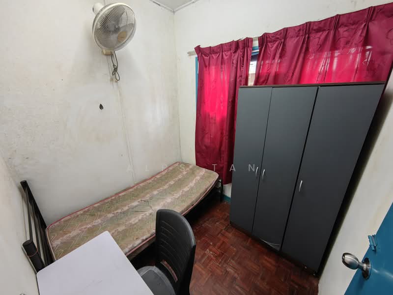Rumah Teres 2 Tingkat untuk Disewa di Usj 2 (Subang Jaya) - Alps Tan - Bedroom - PropertyGuru.com.my