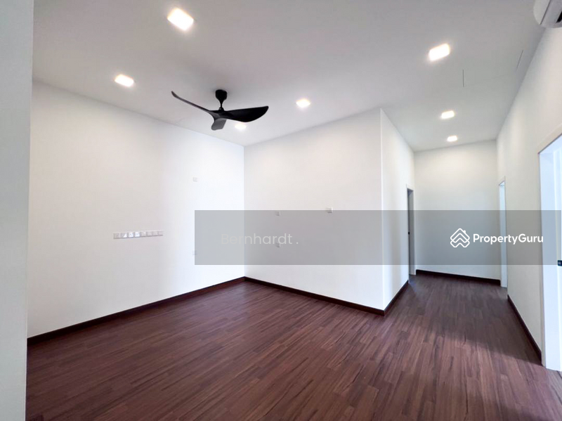 Untuk Dijual - Semi-D house at Petaling Jaya