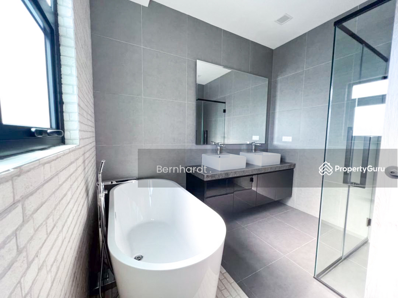 Untuk Dijual - Semi-D house at Petaling Jaya