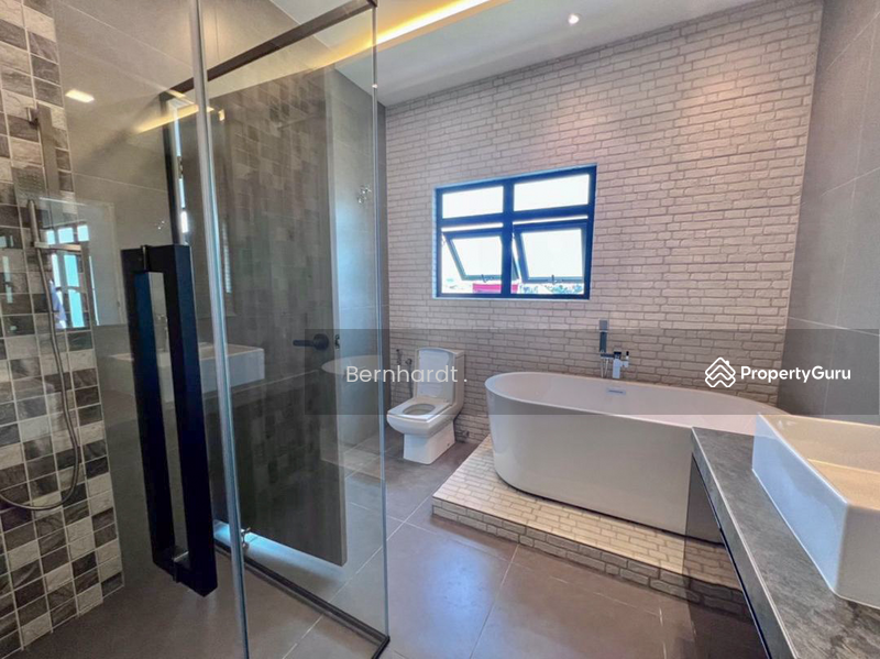 Untuk Dijual - Semi-D house at Petaling Jaya
