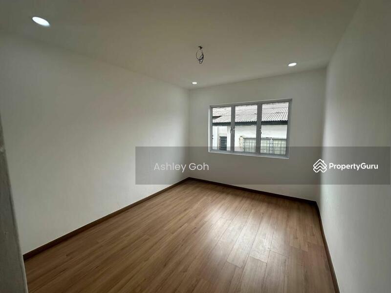 End Lot 2 Stry Low Cost Jalan Berlian Tamn Nora,Ulu Tiram, Taman Nora