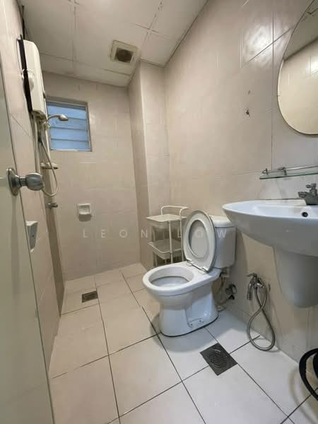 Pangsapuri untuk Disewa di Subang Avenue - Leon Low - Bathroom - PropertyGuru.com.my