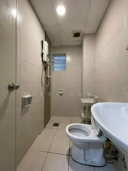 Pangsapuri untuk Disewa di Subang Avenue - Leon Low - Bathroom - PropertyGuru.com.my