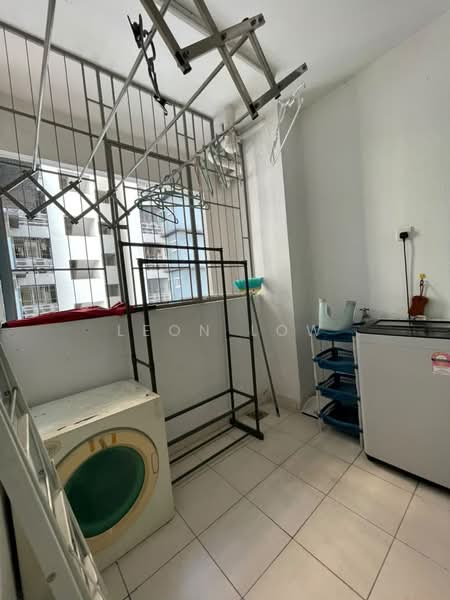 Pangsapuri untuk Disewa di Subang Avenue - Leon Low - Balcony - PropertyGuru.com.my