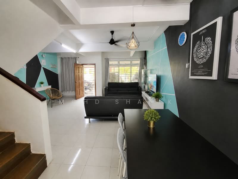 Rumah Teres 2 Tingkat untuk Dijual di Sepang (Selangor) - Mohd Shafik - Living Room - PropertyGuru.com.my
