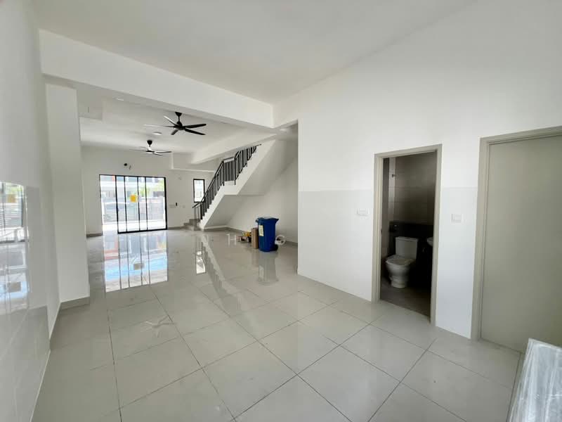 2-storey Terraced House for Rent in Telok Panglima Garang (Selangor) - JH Goh - Living Room - PropertyGuru.com.my