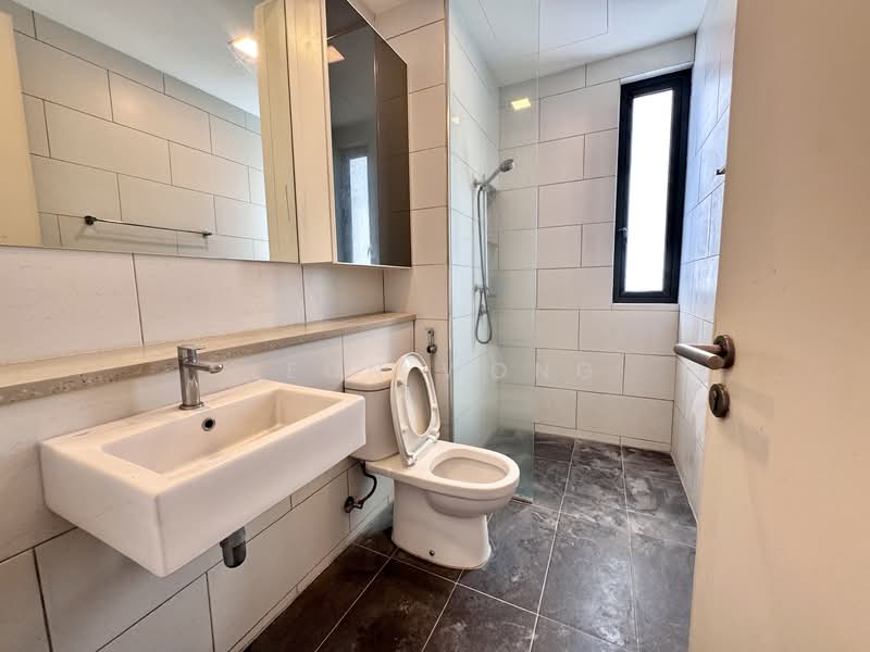 Terraced House for Sale in Tamansari (Rawang) - LEON WONG - Bathroom - PropertyGuru.com.my