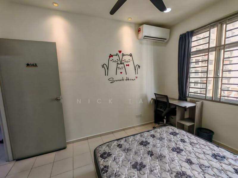 Pangsapuri untuk Disewa di Villa Krystal @ Bandar Selesa Jaya - Nick Tay - Bedroom - PropertyGuru.com.my