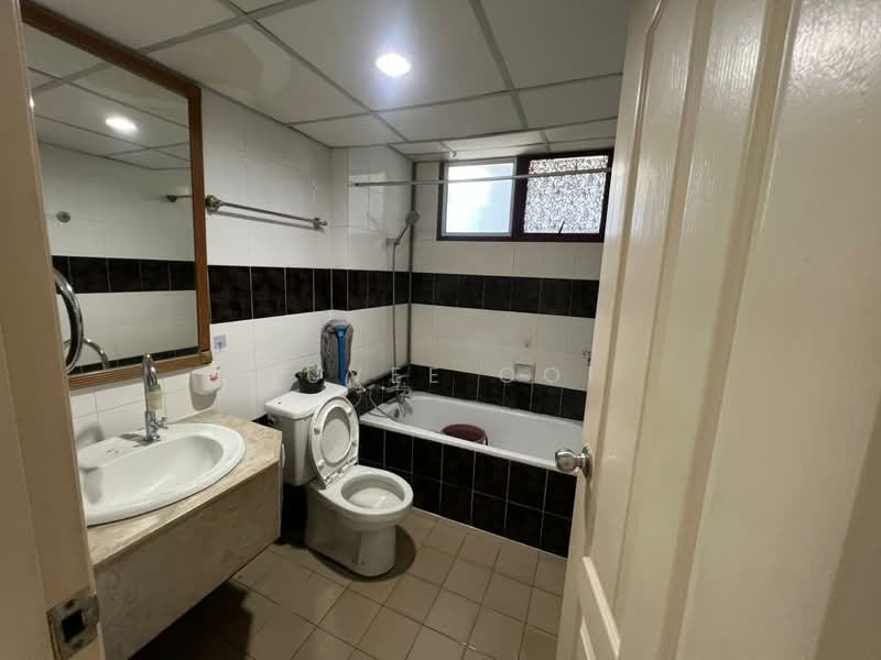Condominium for Rent at Marina Bay Condominium - Quvee Ooi - Bathroom - PropertyGuru.com.my