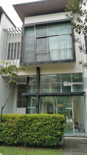 Untuk Disewa - Schubert, Symphony Hills