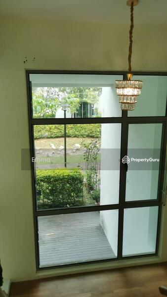 Untuk Disewa - Schubert, Symphony Hills