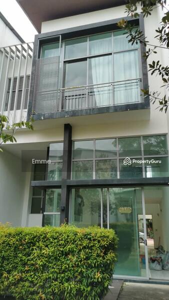 Untuk Disewa - Schubert, Symphony Hills