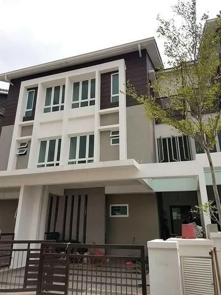 3-storey Terraced House for Sale in Bandar Rinching (Semenyih) - HL Lau - PropertyGuru.com.my