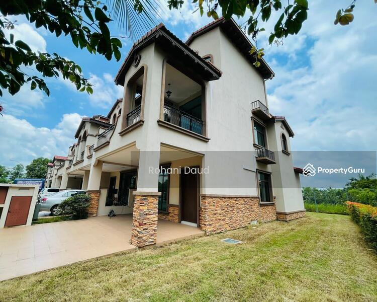 END LOT 3 Storey Superlink Valencia Diamond City SEMENYIH, Pekan