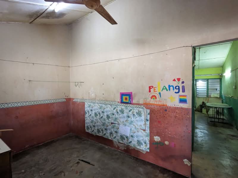 1-storey Terraced House for Sale in Taman Setia Jaya (Sungai Besar) - Jik Wafa - PropertyGuru.com.my