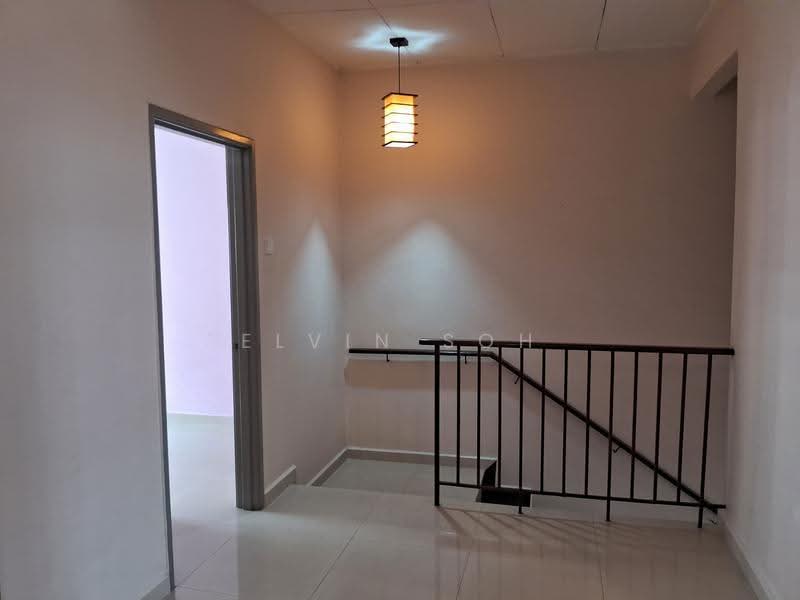 Rumah Teres 2-Tingkat untuk Disewa di Kota Emerald (Rawang) - Elvin Soh - Corridor - PropertyGuru.com.my