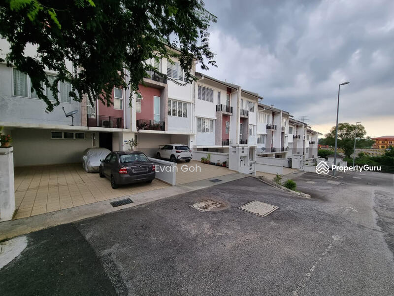 For Sale - Laman & Bayu Townhouse Puchong