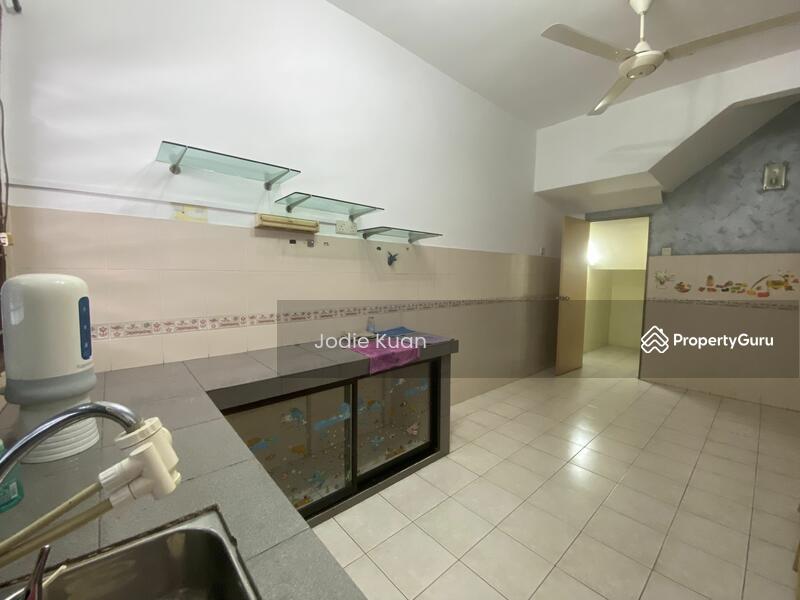 Dry Kitchen 