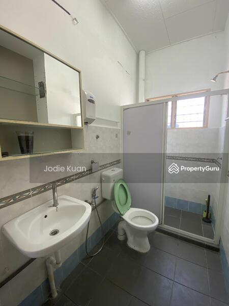 Sharing Bathroom 
