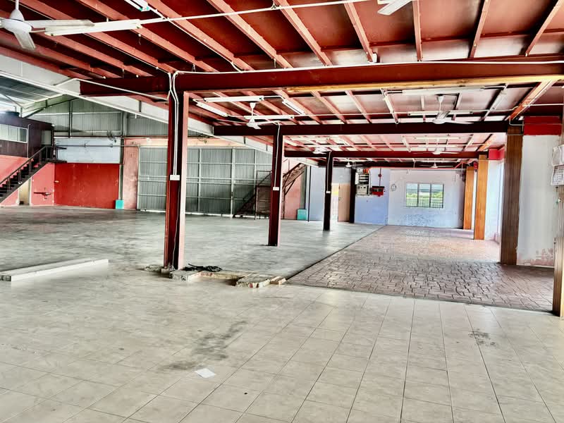 Retail Space for Rent in Teluk Intan (Perak) - Fennie Tee - Interior - PropertyGuru.com.my
