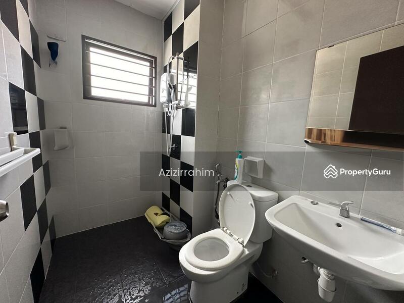 Untuk Dijual - 2 Storey Intermediate Terrace Saujana KLIA, Kota Warisan Dengkil