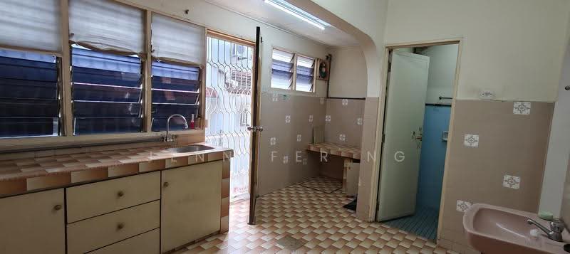 Rumah Teres 2-Tingkat untuk Disewa di SS19 (Subang Jaya) - Jennifer Ng - Kitchen - PropertyGuru.com.my