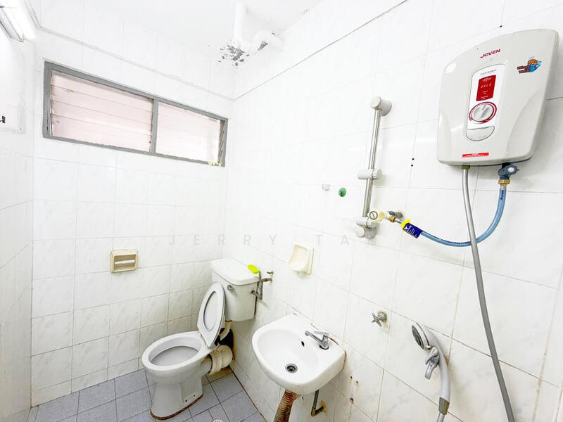 Untuk Disewa - Taman Pekaka