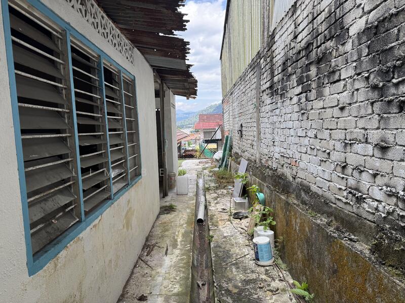 Untuk Dijual - Single storey corner lot bungalow kampung tasik permai Ampang