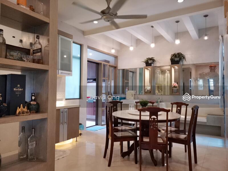 For Sale - taman austin perdana, super huge private garden, mini bangalow