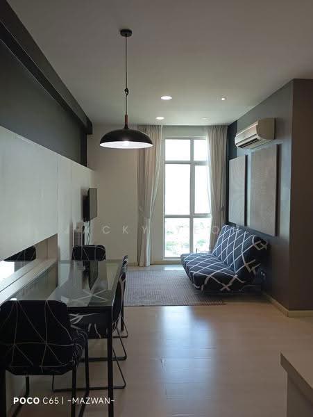 Kediaman Servis untuk Dijual di Straits Garden Suite - Jacky Yeoh - Living Room - PropertyGuru.com.my