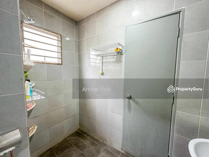 Rumah Teres 2-Tingkat untuk Dijual di Taman Dahlia (Sepang) - Amzar Faiz - PropertyGuru.com.my