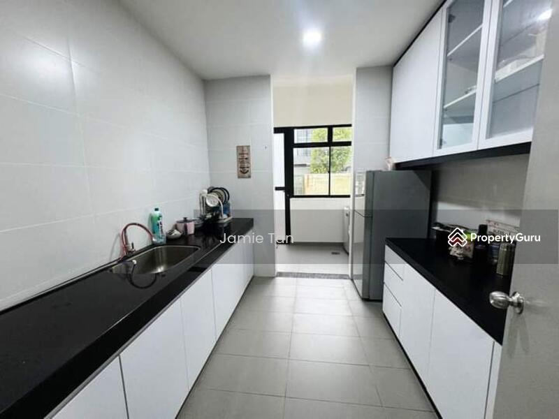 Eco Summer Ecos Summers, Jalan Ekoflora, Taman Mount Austin, Tebrau