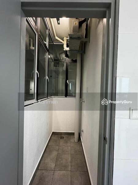 Yard come with washing machine & Alluminium glass over ! 