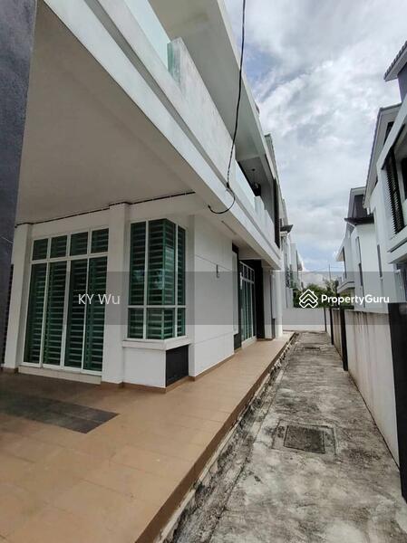 Untuk Dijual - Semi-D house at Taman Rupawan