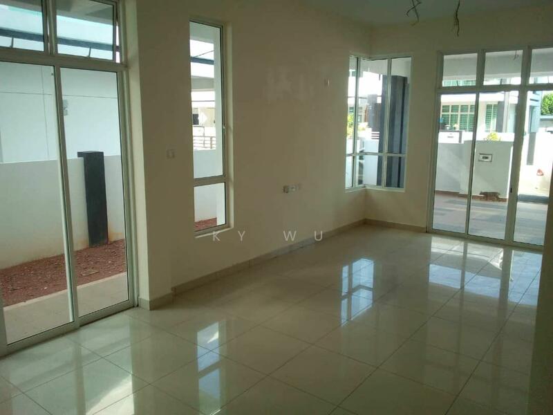 Untuk Dijual - Semi-D house at Taman Rupawan