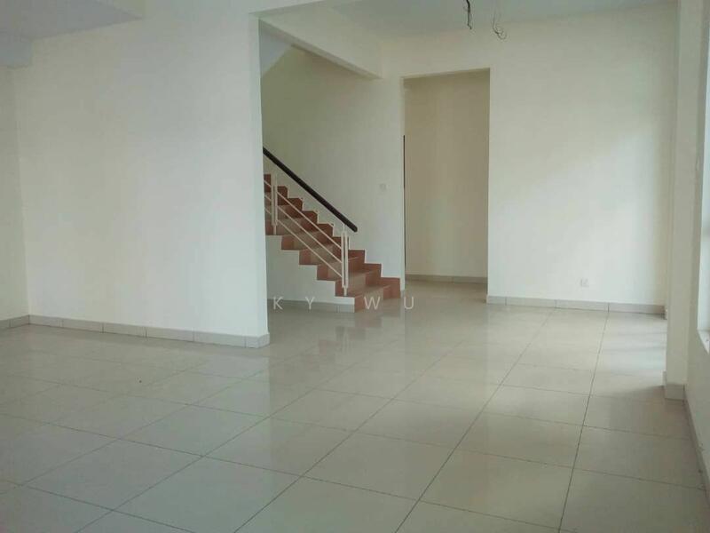 Untuk Dijual - Semi-D house at Taman Rupawan