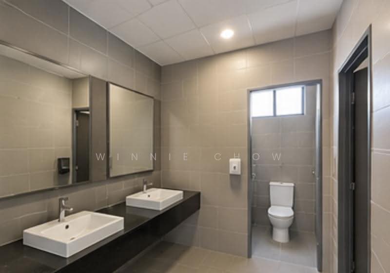 Factory for Sale in Kota Kemuning (Shah Alam) - Winnie Chow - Bathroom - PropertyGuru.com.my
