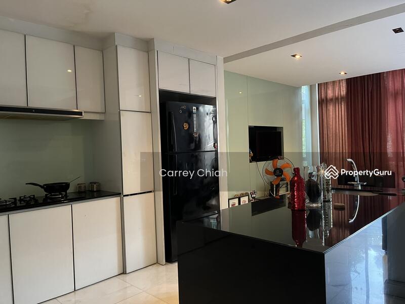 Untuk Dijual - Lake Edge